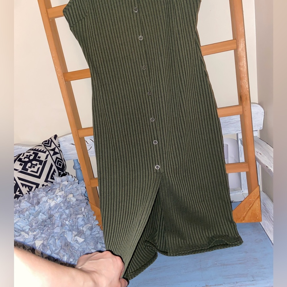 Button me down - Picture 4 of 7
